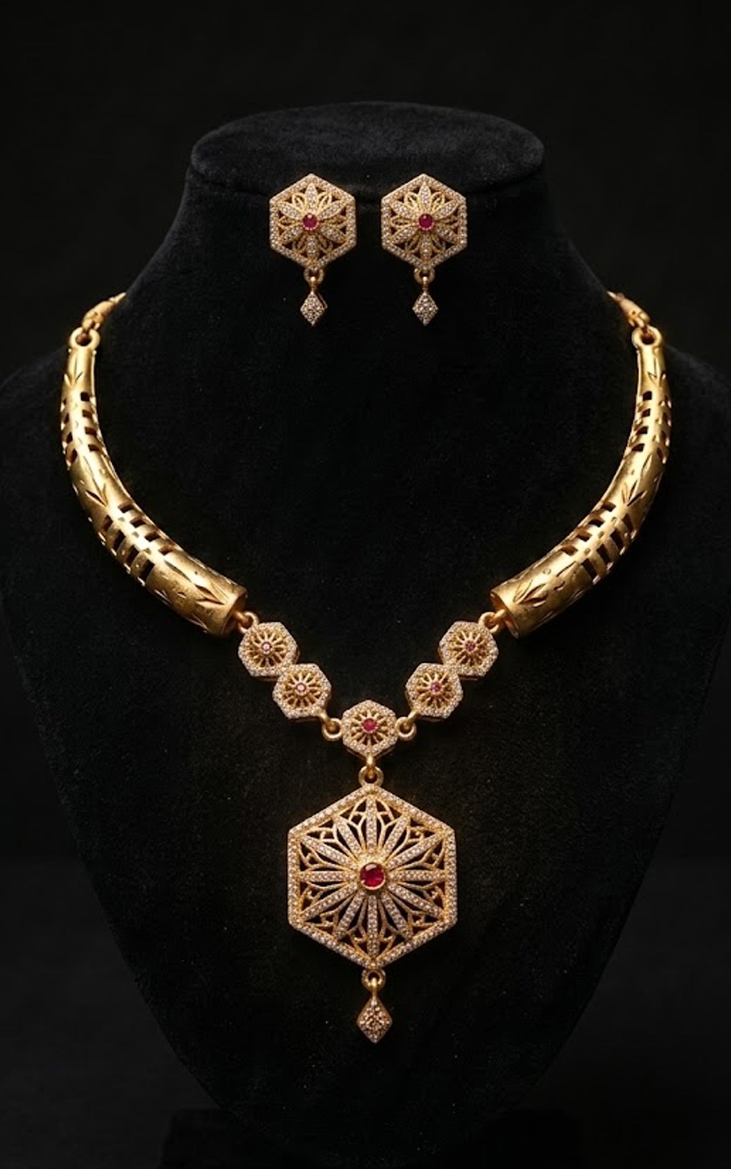 Elegant Floral Gold Necklace Set for Women